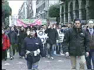 Savona, studenti in piazza