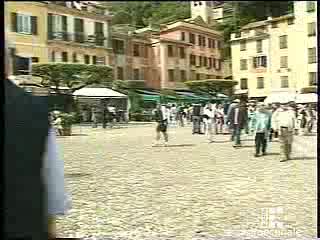 Cecchi Paone sulla riversa marina di Portofino