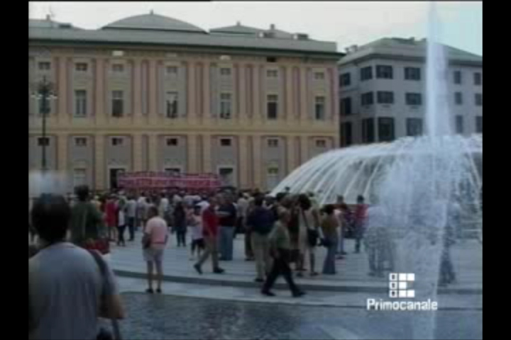 Sit-in Genoa Social Forum in piazza De Ferrari