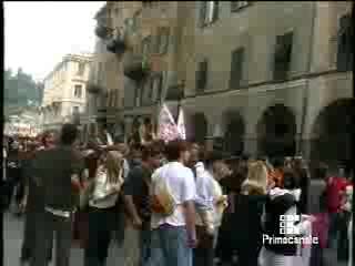 Studenti in piazza contro la guerra