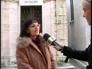 DEFUNTI, VISITA ALLA TOMBA DI DE ANDRE'