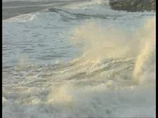 VENTO E MARE IN BURRASCA IN LIGURIA