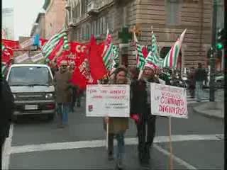 IN PIAZZA PER LO SCIOPERO DEL COMMERCIO