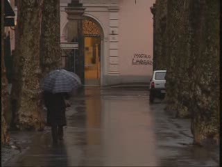 GENOVA, MUORE ASPETTANDO I SOCCORSI