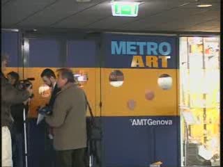 INSTALLAZIONE DI STREET ART IN METROPOLITANA