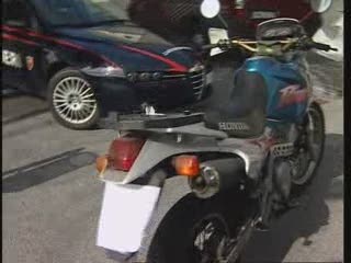 DALL'UNGHERIA PER RUBARE GLI SCOOTER A GENOVA