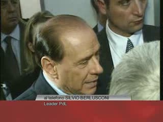 Berlusconi telefona a Genova