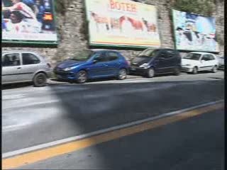 GENOVA, SI SCHIANTA CON L'AUTO IN CORSO EUROPA