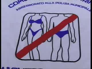 DIANO MARINA, BIKINI VIETATO IN CENTRO