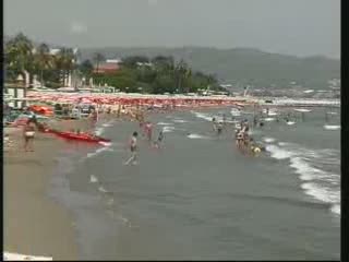 L'IMPERIESE LOTTA CONTRO L'EROSIONE SPIAGGE