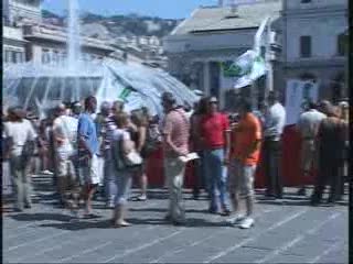 GENOVA, LAVORATORI PUBBLICI IN PIAZZA CONTRO TREMONTI