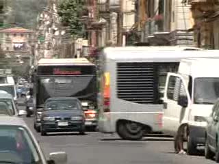 CARO GASOLIO, GLI SPEZZINI SCELGONO IL BUS