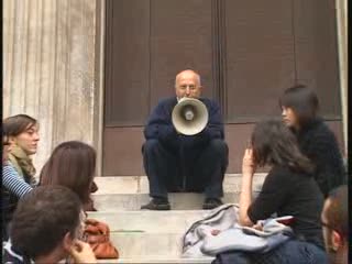 PROTESTA UNIVERSITA', LEZIONE IN PIAZZA 