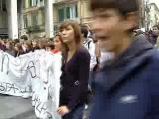 LA SPEZIA, TREMILA STUDENTI IN PIAZZA