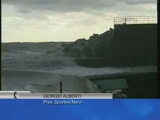 IL MALTEMPO SCOPERCHIA LA PISCINA DI NERVI