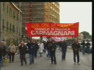 CARMAGNANI E SUPERBA: CORTEO DIPENDENTI