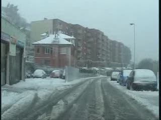 NEVE A GENOVA, RAGAZZA DI 21 ANNI MUORE IN AUTO