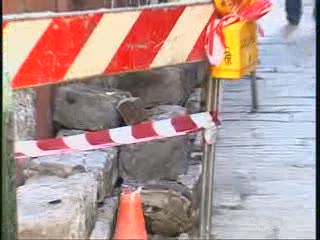 TUBO ROTTO IN VICO CASANA, ORA LA CONTA DEI DANNI