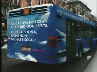 BOCCIATA LA PUBBLICITA' ATEA SUI BUS DI AMT