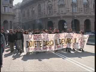 SCIOPERO CGIL E SCUOLA, CORTEI  E BUS A SINGHIOZZO