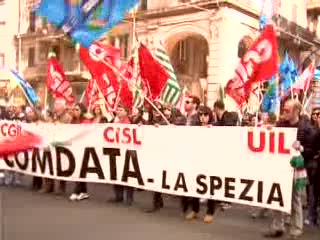 LA SPEZIA, LAVORATORI COMDATA IN PIAZZA