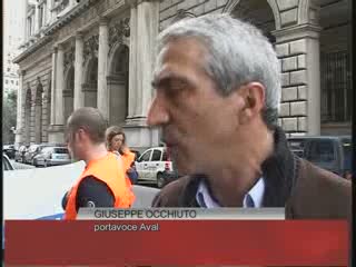 CORTEO AMBULANTI, TRAFFICO BLOCCATO IN CENTRO A GENOVA