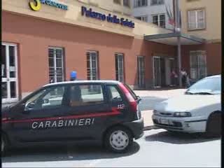 FIUMARA, SPARA A PSICHIATRA. PRESO IL FERITORE