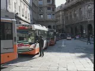 AMT, SERPENTONE DI CENTO BUS PER LO SCIOPERO