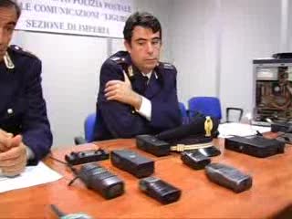 IMPERIA, TRASMETTONO SU FREQUENZE POLIZIA