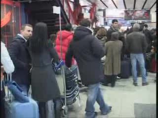 AEROPORTO, MILLE PASSEGGERI IN ATTESA