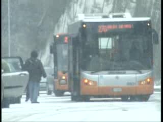 NEVICA A GENOVA, A BEGATO BUS AMT FERMI