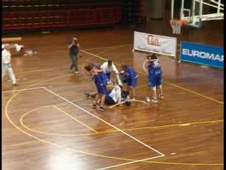 BASKET DONNE, SQUADRE SPEZZINE A GONFIE VELE