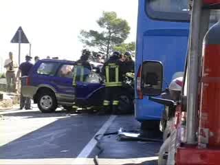 DIANO MARINA, SCONTRO FRONTALE, MUORE 19ENNE