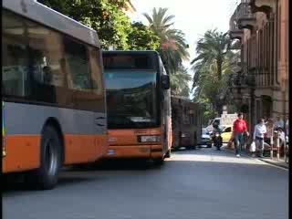 BUS FERMI E CORTEI, A GENOVA PREVISTO UN VENERDI' NERO