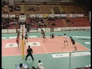 VOLLEY: CARIGE ALL'ASSALTO DEI LUPI SANTA CROCE