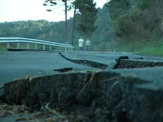 MONTEMARCELLO, POLEMICHE SU STRADA FRANATA