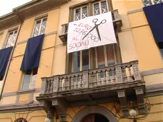 FLASH MOB SPEZZINO CONTRO I TAGLI AL SOCIALE 