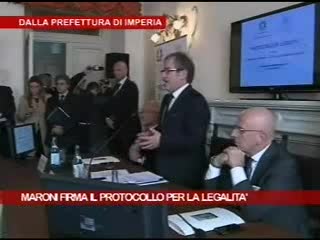 Il ministro Maroni firma il patto di legalitá con Confindustria (3)