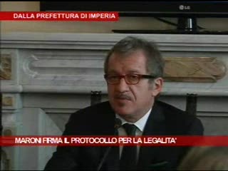 Il ministro Maroni firma il patto di legalitá con Confindustria (4)