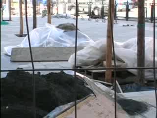 PIAZZA SAINT BON ALLA SPEZIA, REPLICA IL COMUNE