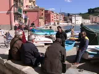 SESTRI LEVANTE, A SCUOLA DI VELA NELLA BAIA DEL SILENZIO