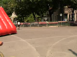 GENOVA: SKATE SLALOM, LA FESTA DI VIA ASSAROTTI