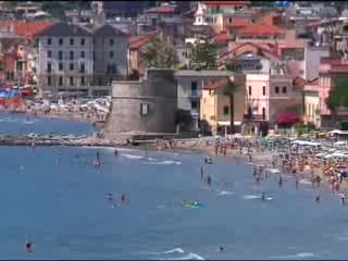 TROPPI SOCCORSI IN MARE? COLPA DELLA CRISI