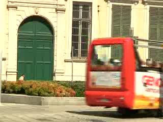 GENOVA, LA SUPERBA, INVASA DAI TURISTI