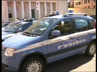 IMPERIA, MANCA LA BENZINA POLIZIA A PIEDI