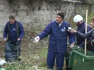 I DETENUTI DI MARASSI PULISCONO IL BISAGNO