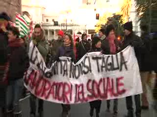 MANIFESTAZIONE DEL PUBBLICO IMPIEGO A GENOVA