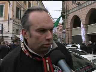 SANREMO, PROTESTA TAXI IN PIAZZA COLOMBO