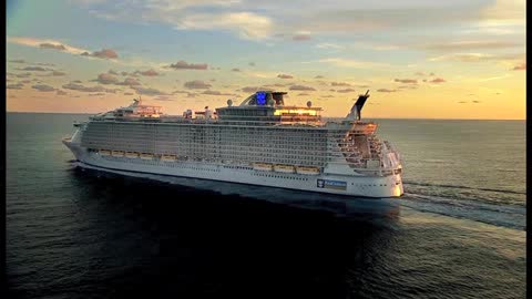 ROYAL CARIBBEAN: 