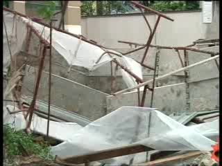 MALTEMPO, CROLLA PONTEGGIO DI UN CANTIERE ALLA SPEZIA